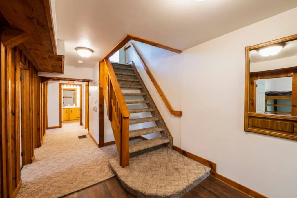 4 bedroom Cottage - Private Beach Access - Walk to Blue Mountain Village_17