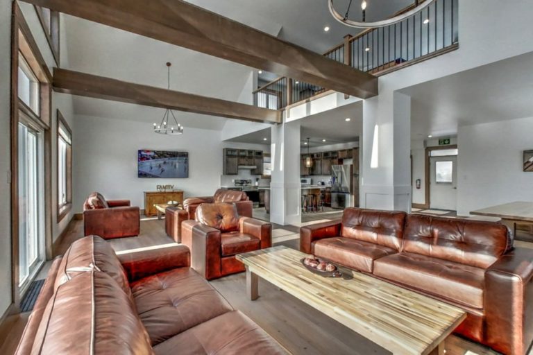 Brand New Luxury 7 bedroom Chalet Cottage with Hot Tub at Blue Mountain #A16_33