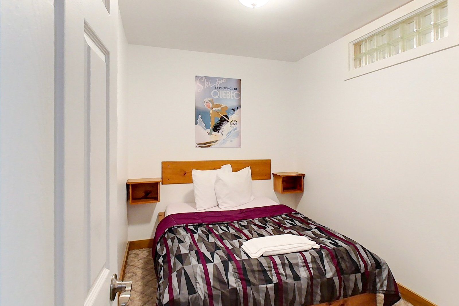 4 bedroom Cottage - Private Beach Access - Walk to Blue Mountain Village - #FO2