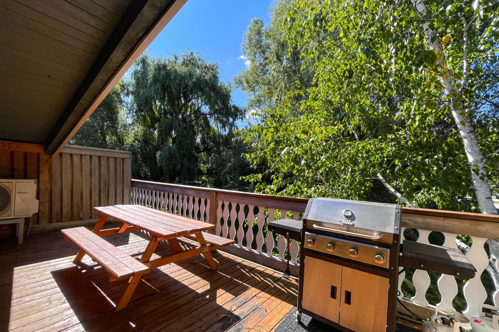 4 bedroom Cottage - Private Beach Access - Walk to Blue Mountain Village - #FO2