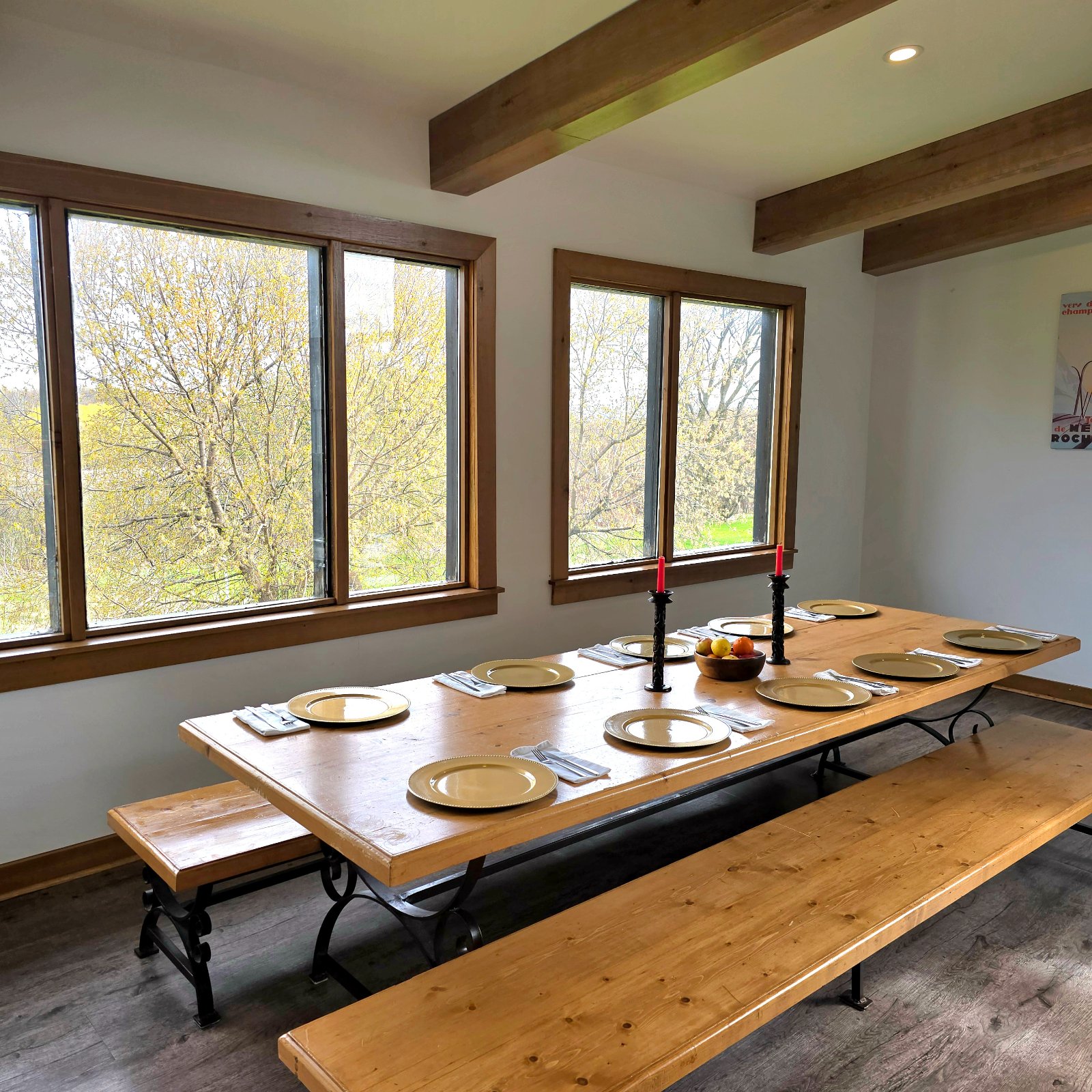 6 bdrm Blue Mountain Cottage - Private Beach - Hot Tub - Sauna, Ping Pong Table - #52L