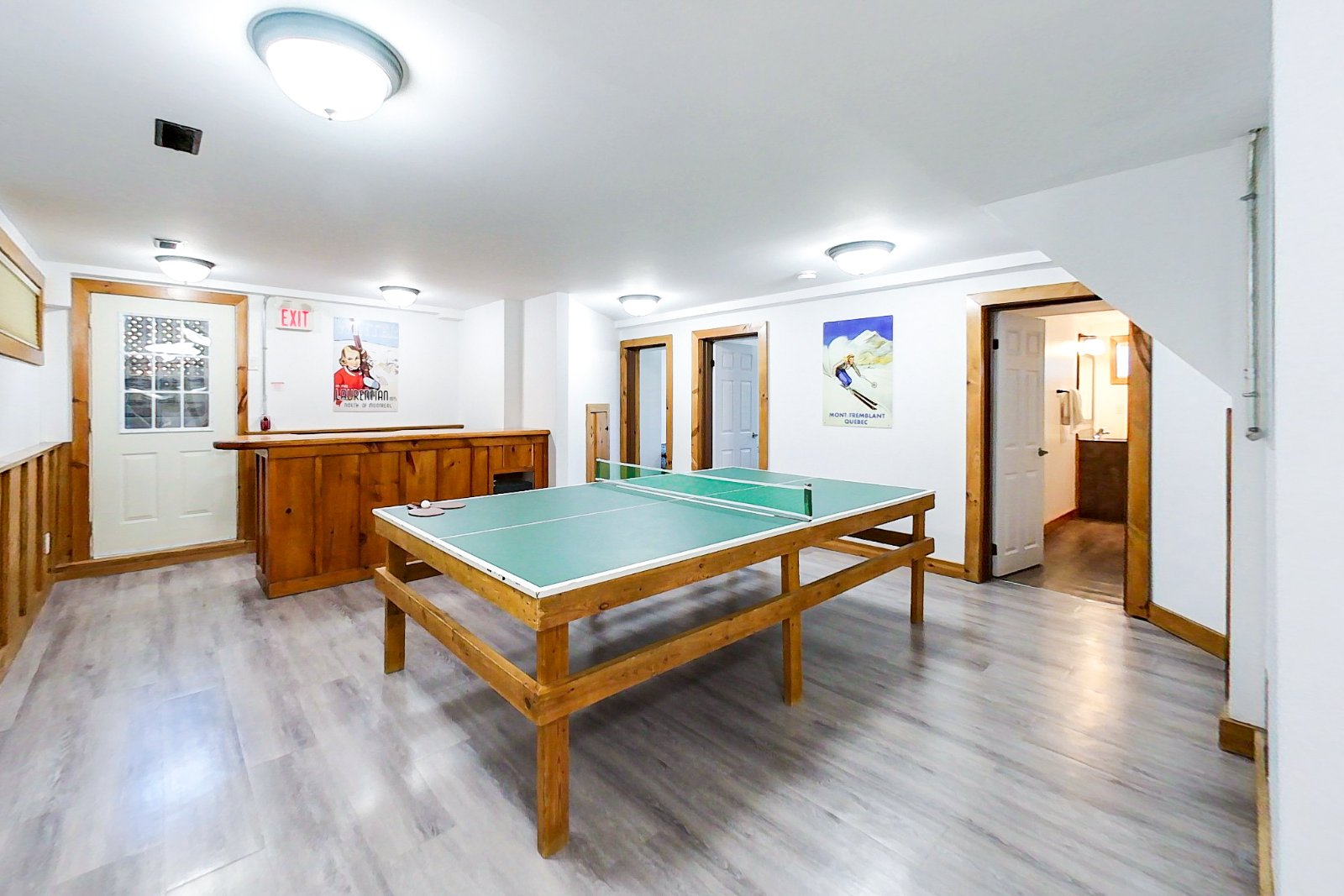 8 bedroom Stand Alone Chalet/Cottage with Hot Tub, sauna, Ping Pong Table at Blue Mountain #54