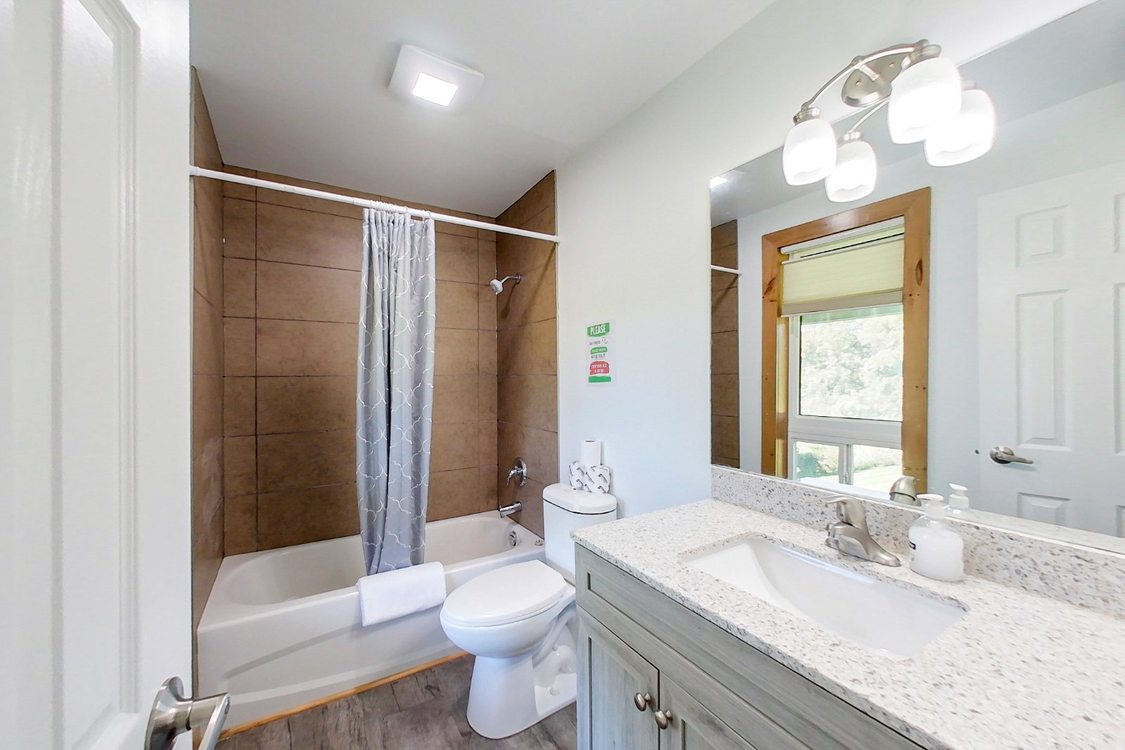 8 bedroom Stand Alone Chalet/Cottage with Hot Tub, sauna, Ping Pong Table at Blue Mountain #54
