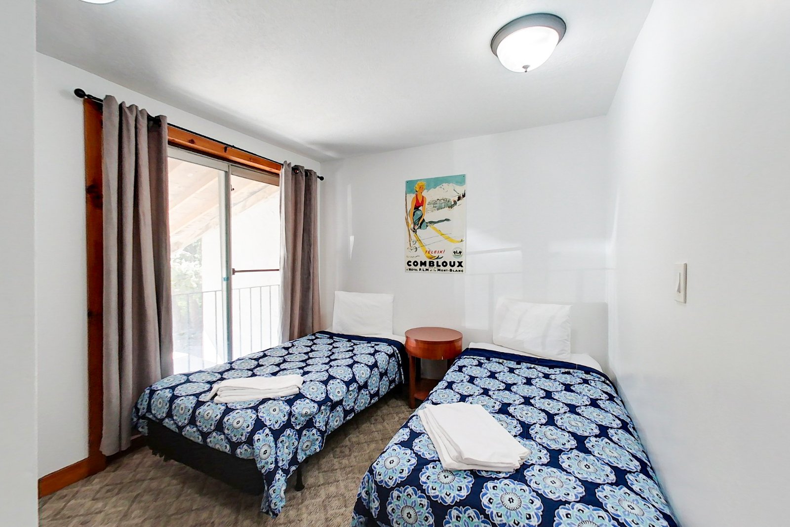 8 bedroom Stand Alone Chalet/Cottage with Hot Tub, sauna, Ping Pong Table at Blue Mountain #54